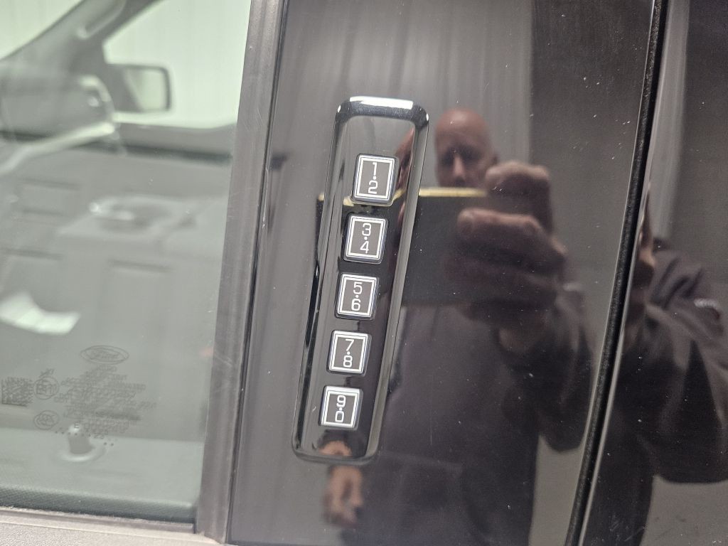 2023 Ford F-150 Image 9