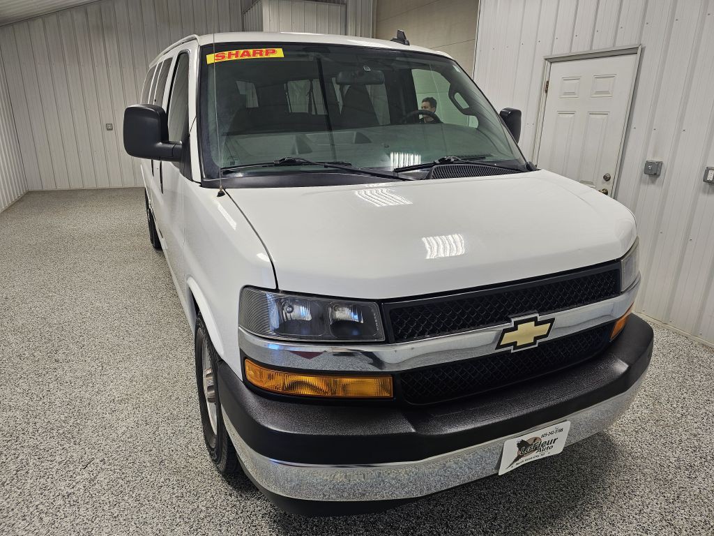 2018 Chevrolet Express Image 3