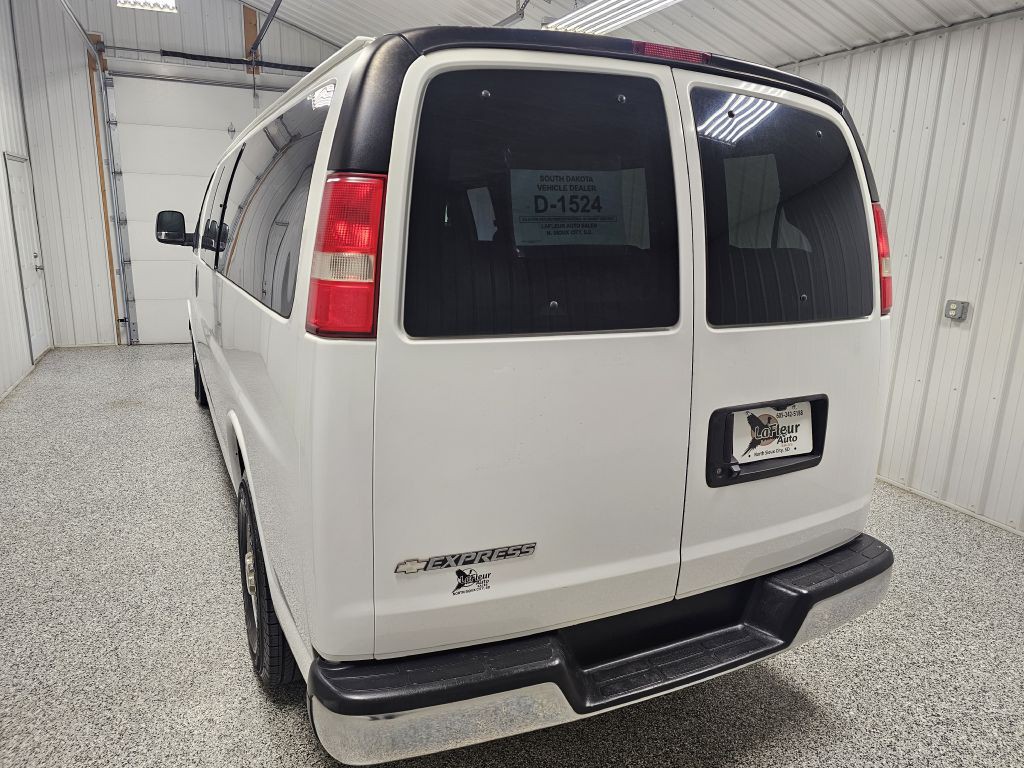 2018 Chevrolet Express Image 5