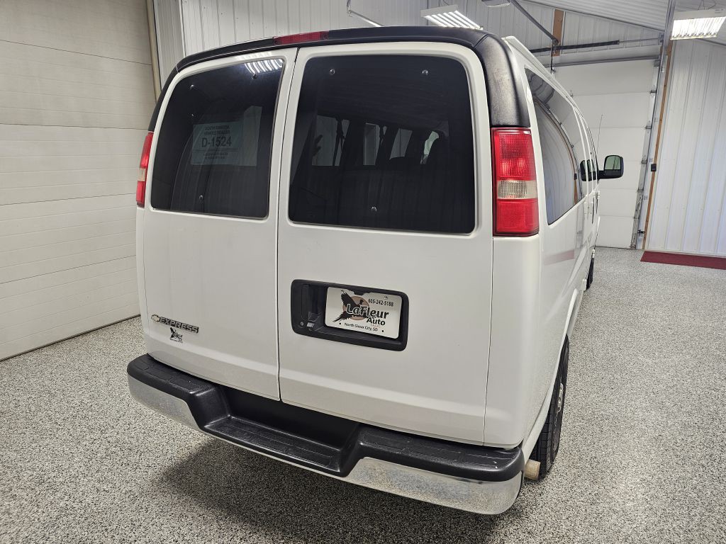 2018 Chevrolet Express Image 6