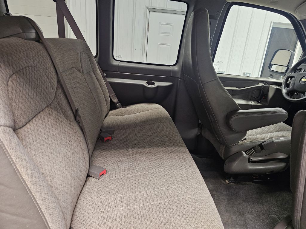2018 Chevrolet Express Image 11