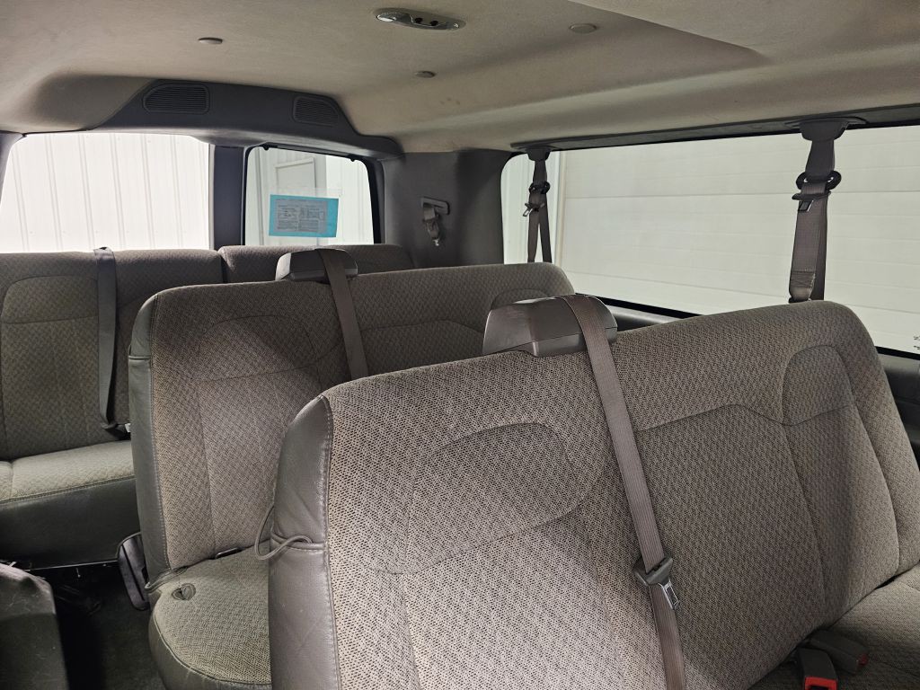 2018 Chevrolet Express Image 12