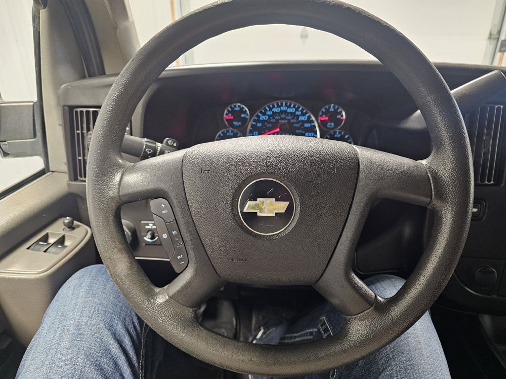 2018 Chevrolet Express Image 15