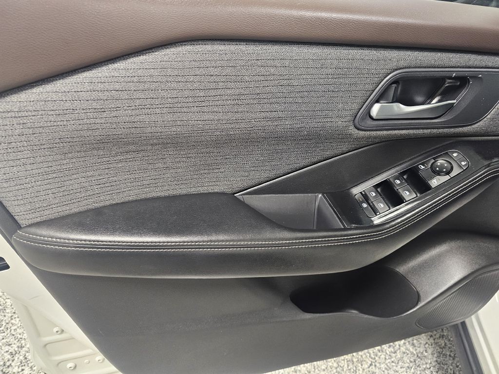 2023 Nissan Rogue Image 8