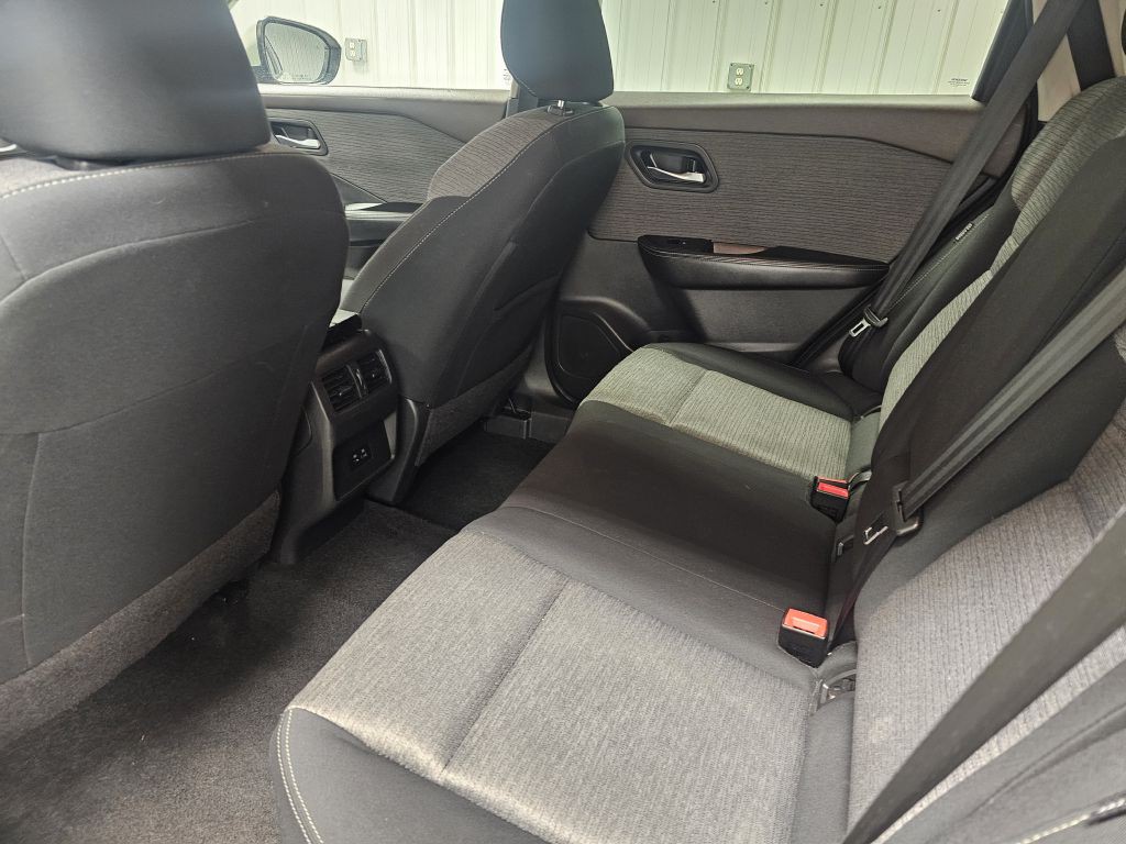 2023 Nissan Rogue Image 11