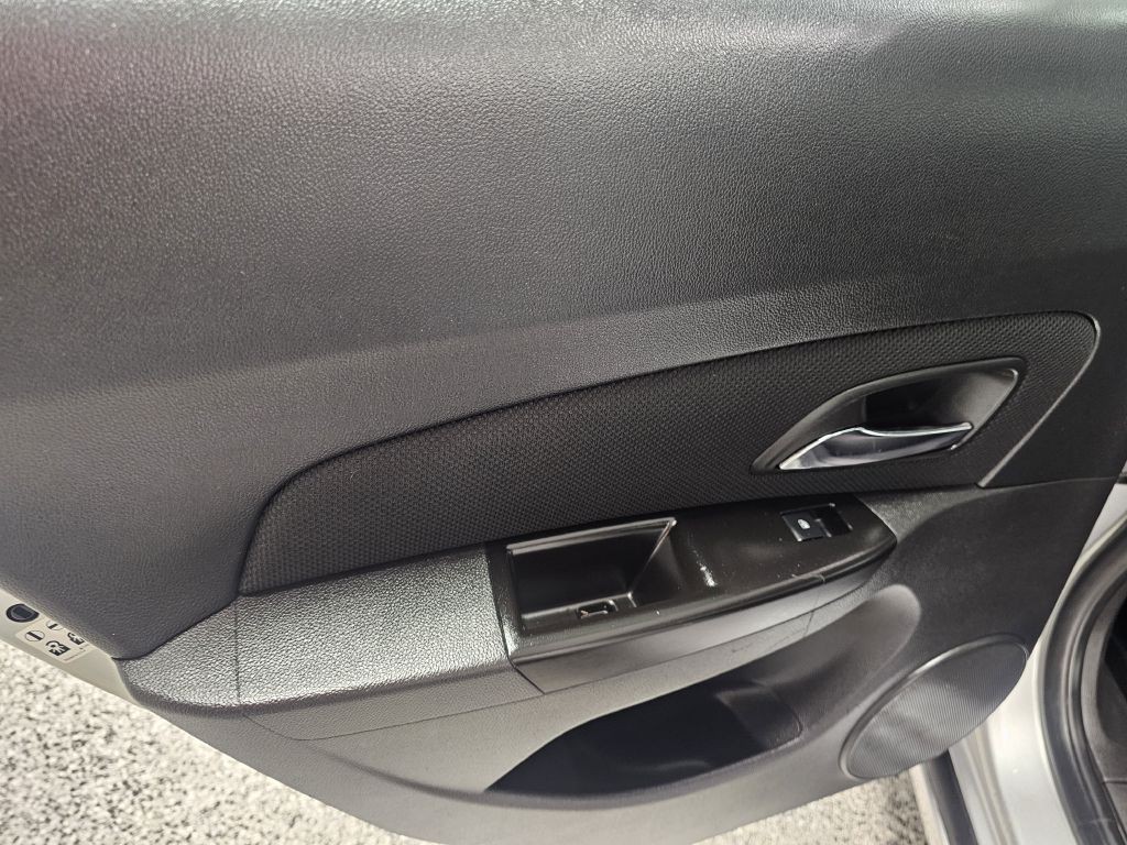 2014 Chevrolet Cruze Image 10