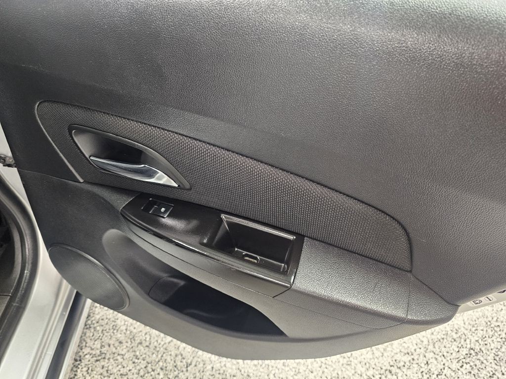 2014 Chevrolet Cruze Image 13