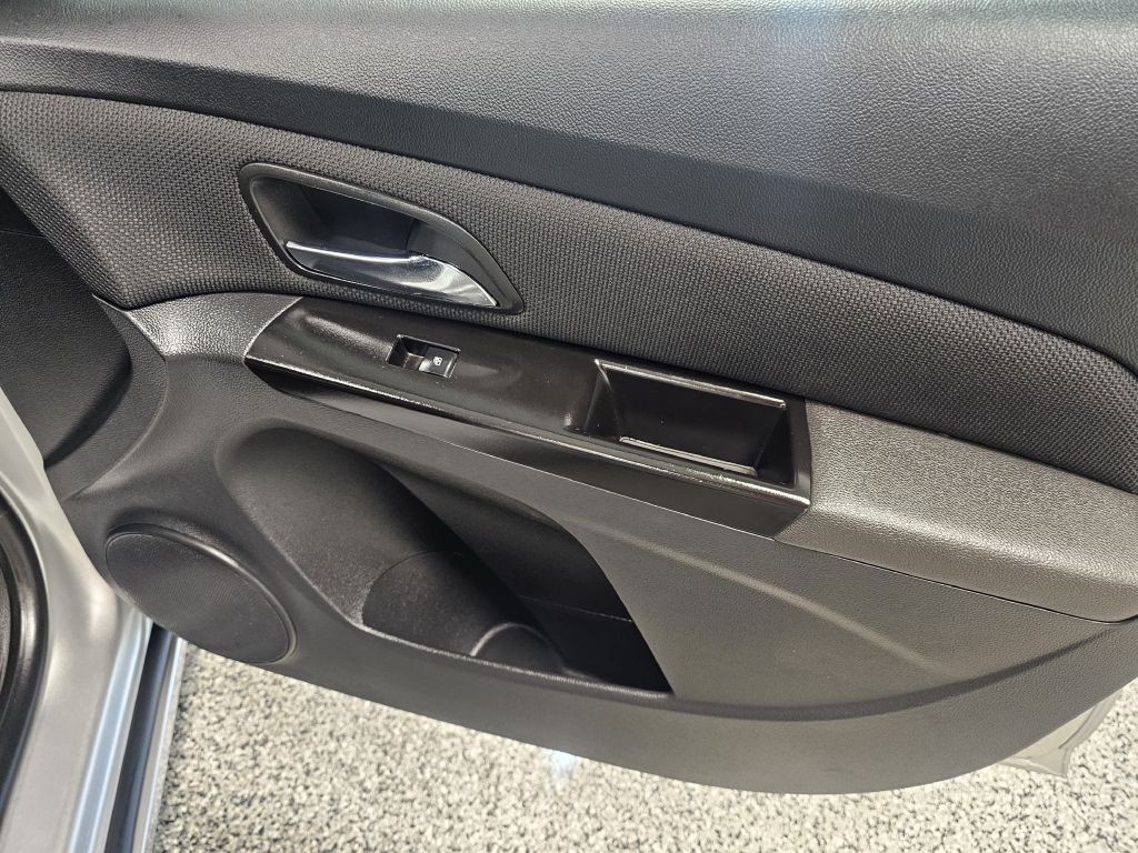 2014 Chevrolet Cruze Image 15