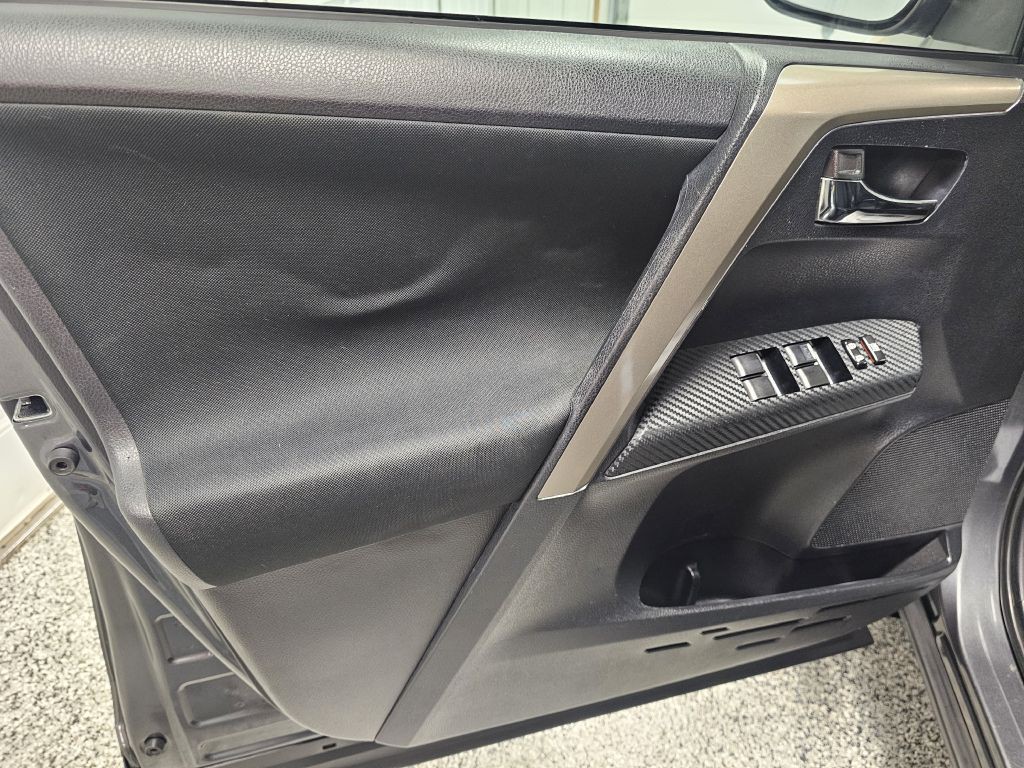 2015 Toyota Rav4 Image 9