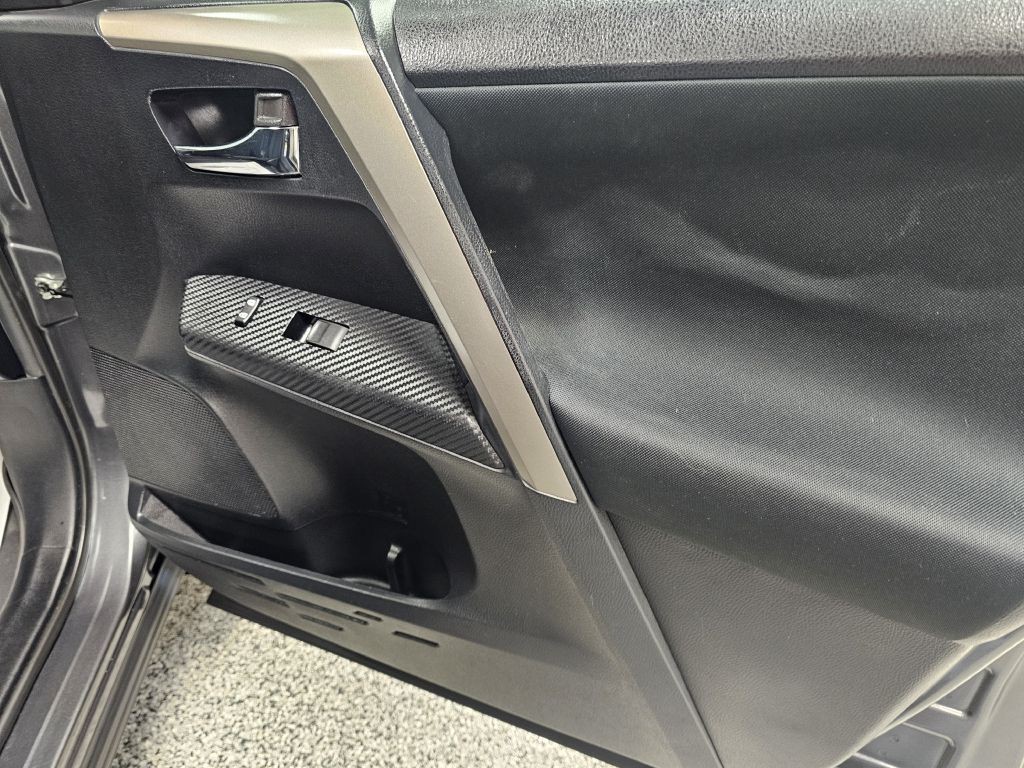 2015 Toyota Rav4 Image 16