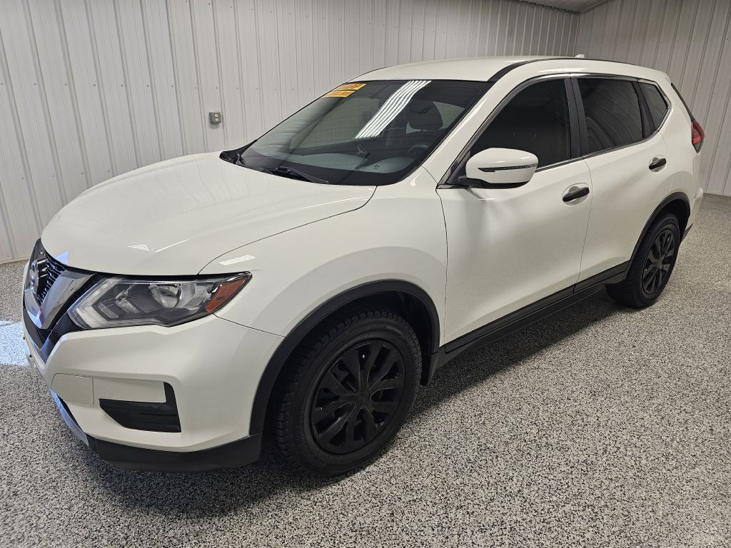 2017 Nissan Rogue Image 1