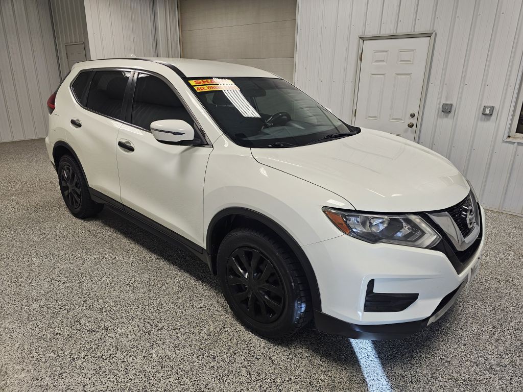 2017 Nissan Rogue Image 2
