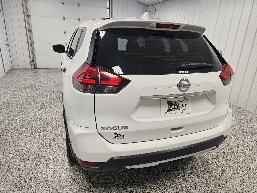 2017 Nissan Rogue Image 5