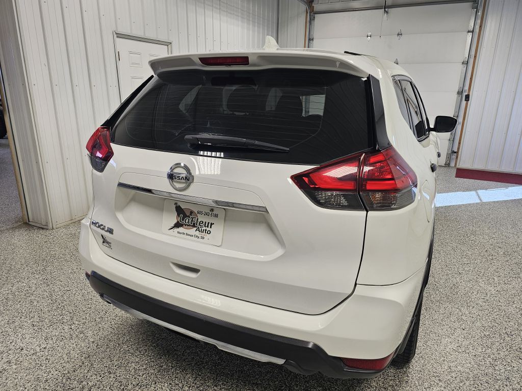 2017 Nissan Rogue Image 6