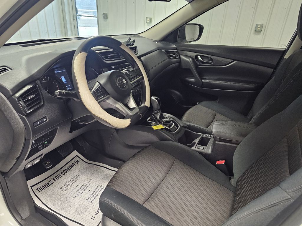 2017 Nissan Rogue Image 9