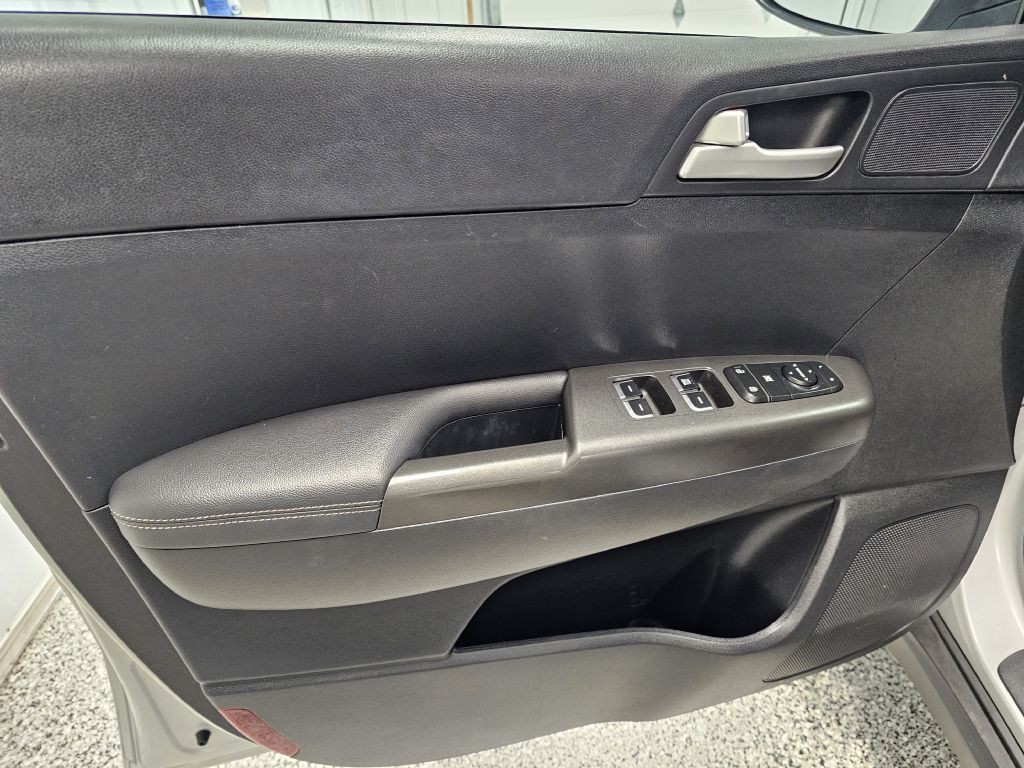 2020 Kia Sportage Image 8