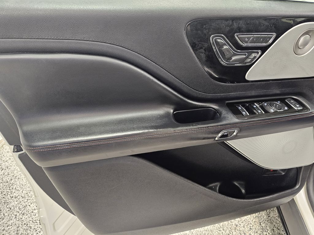 2020 Lincoln Aviator Image 10