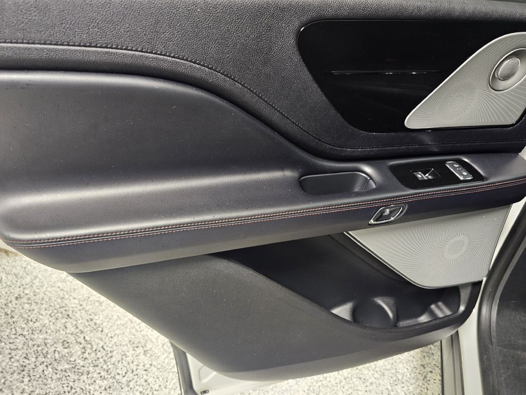 2020 Lincoln Aviator Image 12