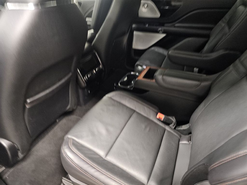 2020 Lincoln Aviator Image 13