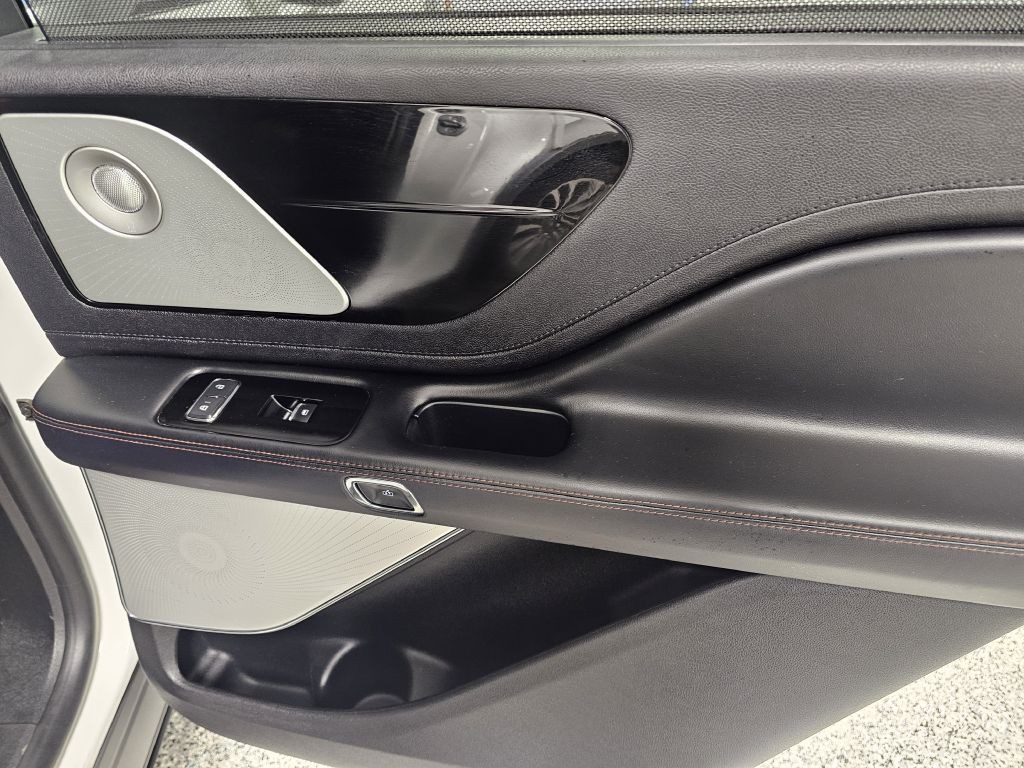 2020 Lincoln Aviator Image 17