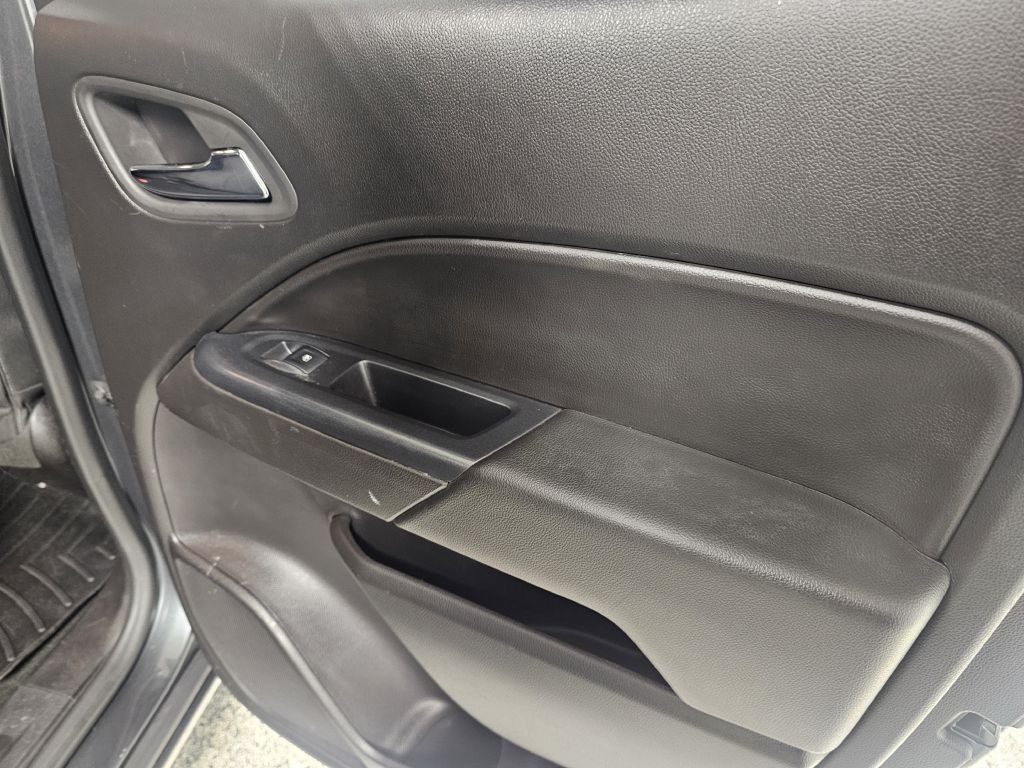 2016 Chevrolet Colorado Image 12