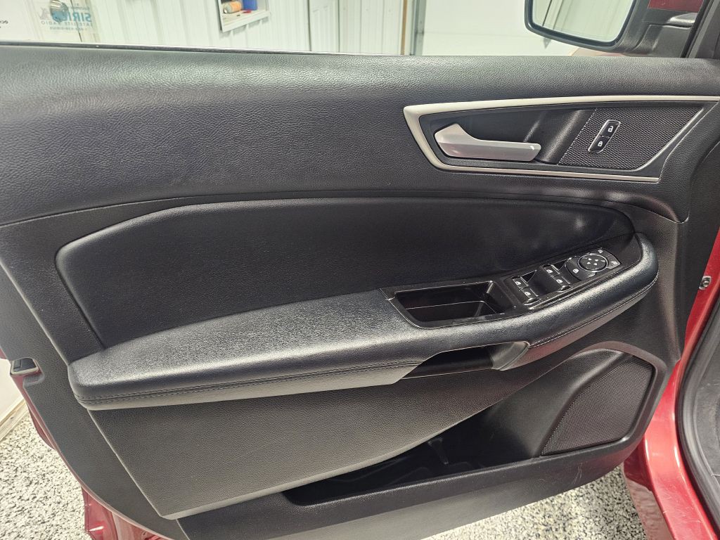 2017 Ford Edge Image 10