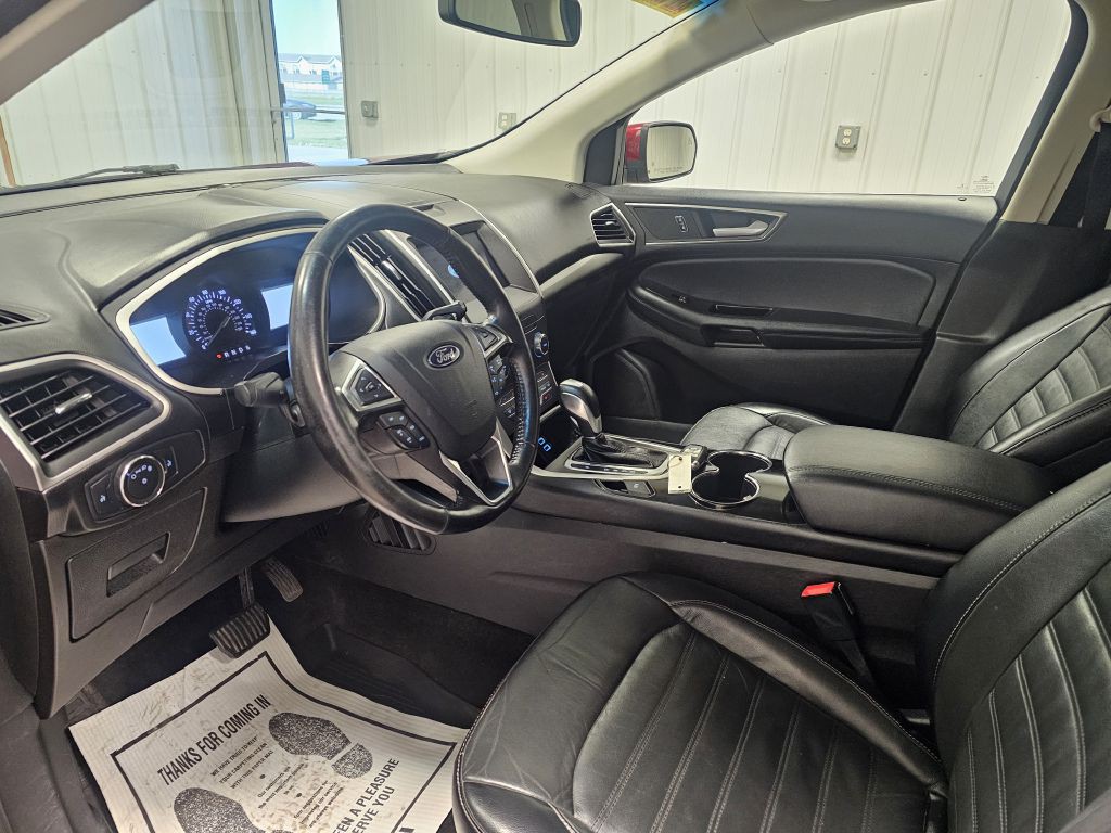 2017 Ford Edge Image 11