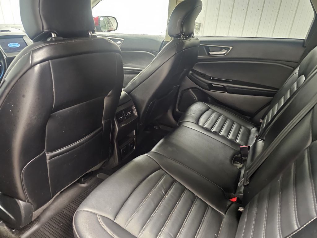 2017 Ford Edge Image 13