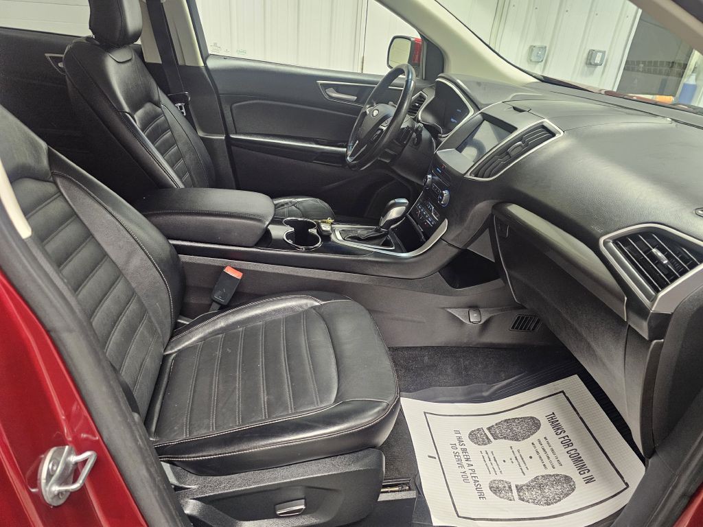 2017 Ford Edge Image 18