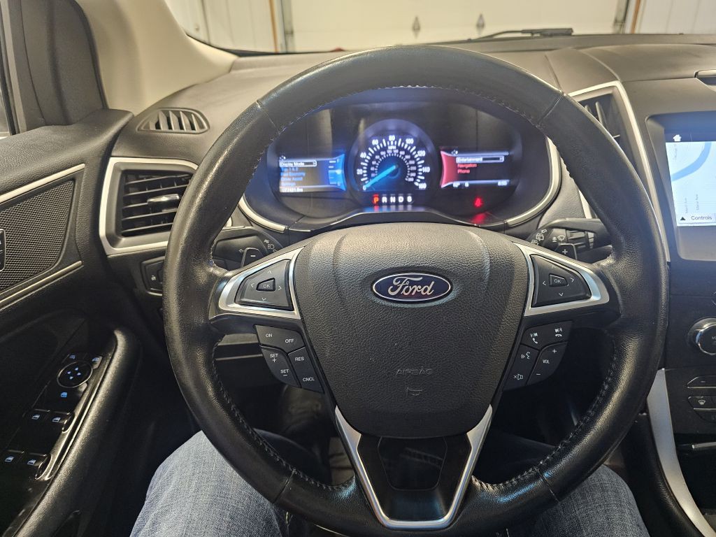 2017 Ford Edge Image 19