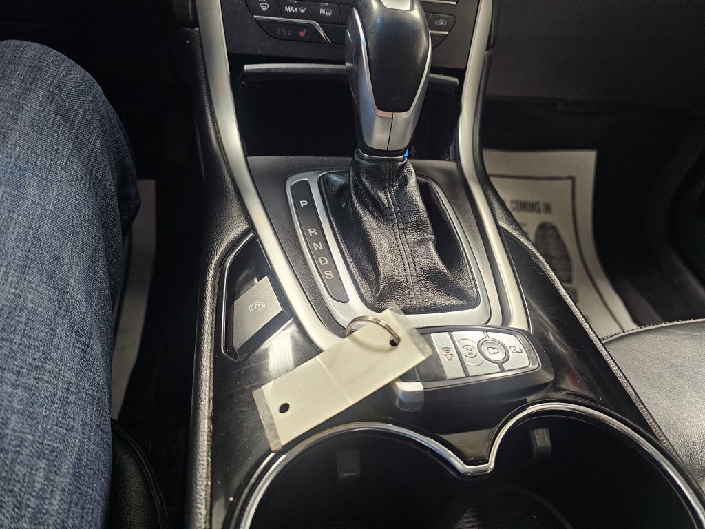 2017 Ford Edge Image 22