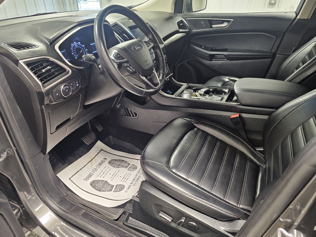 2019 Ford Edge Image 10