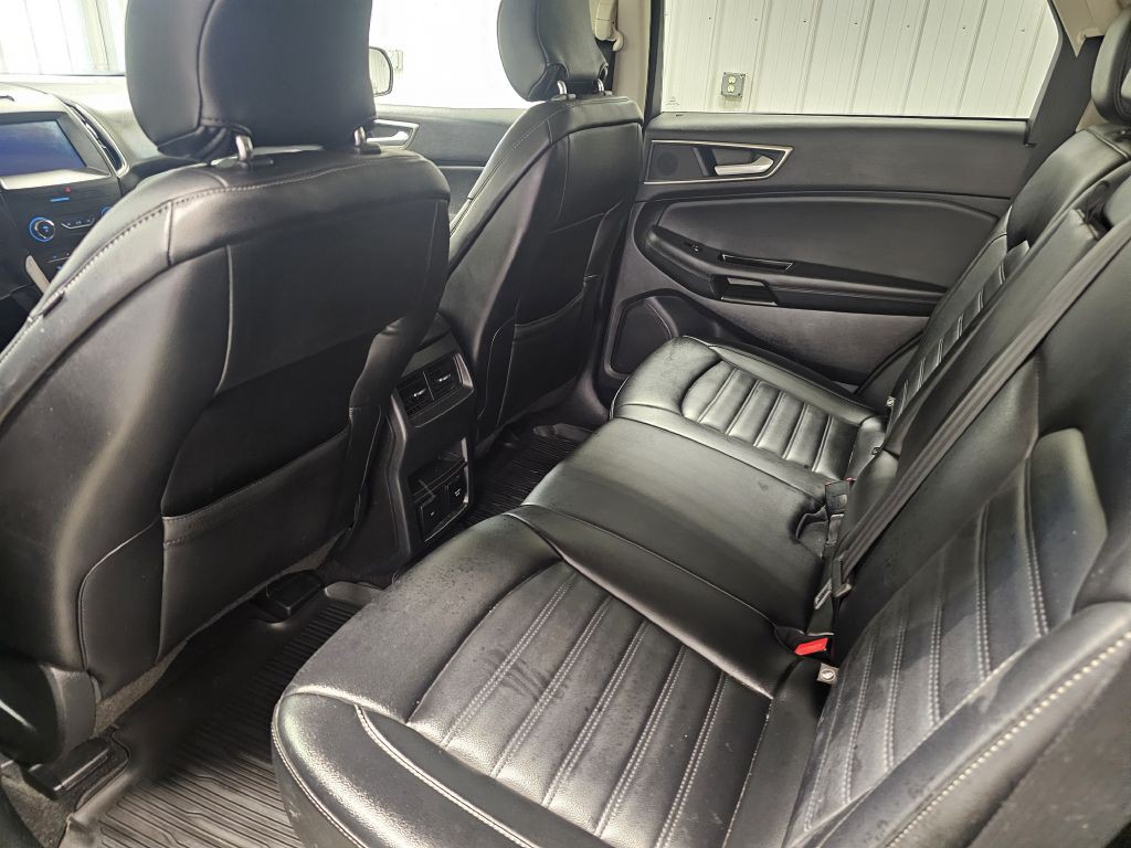 2019 Ford Edge Image 12