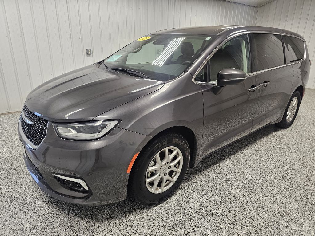 2023 Chrysler Pacifica Image 1