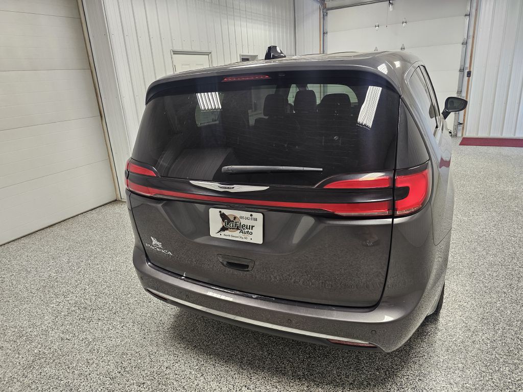 2023 Chrysler Pacifica Image 6