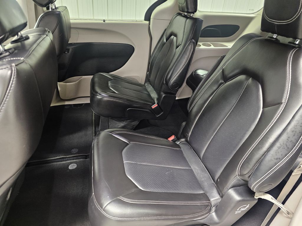 2023 Chrysler Pacifica Image 10