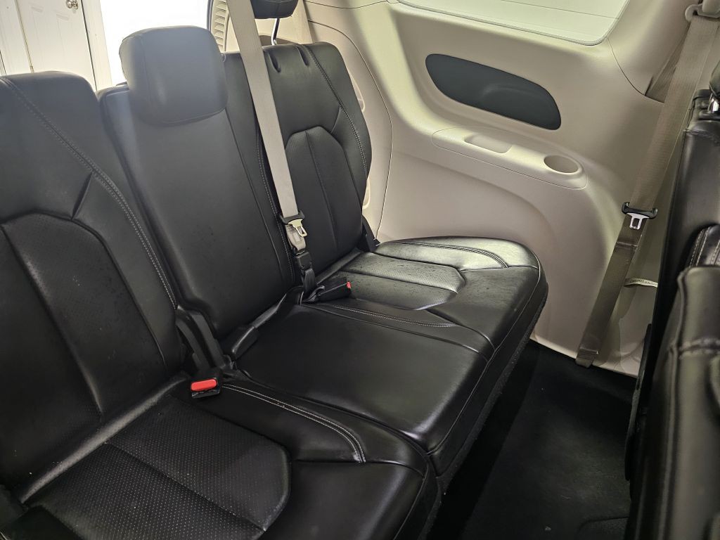 2023 Chrysler Pacifica Image 12