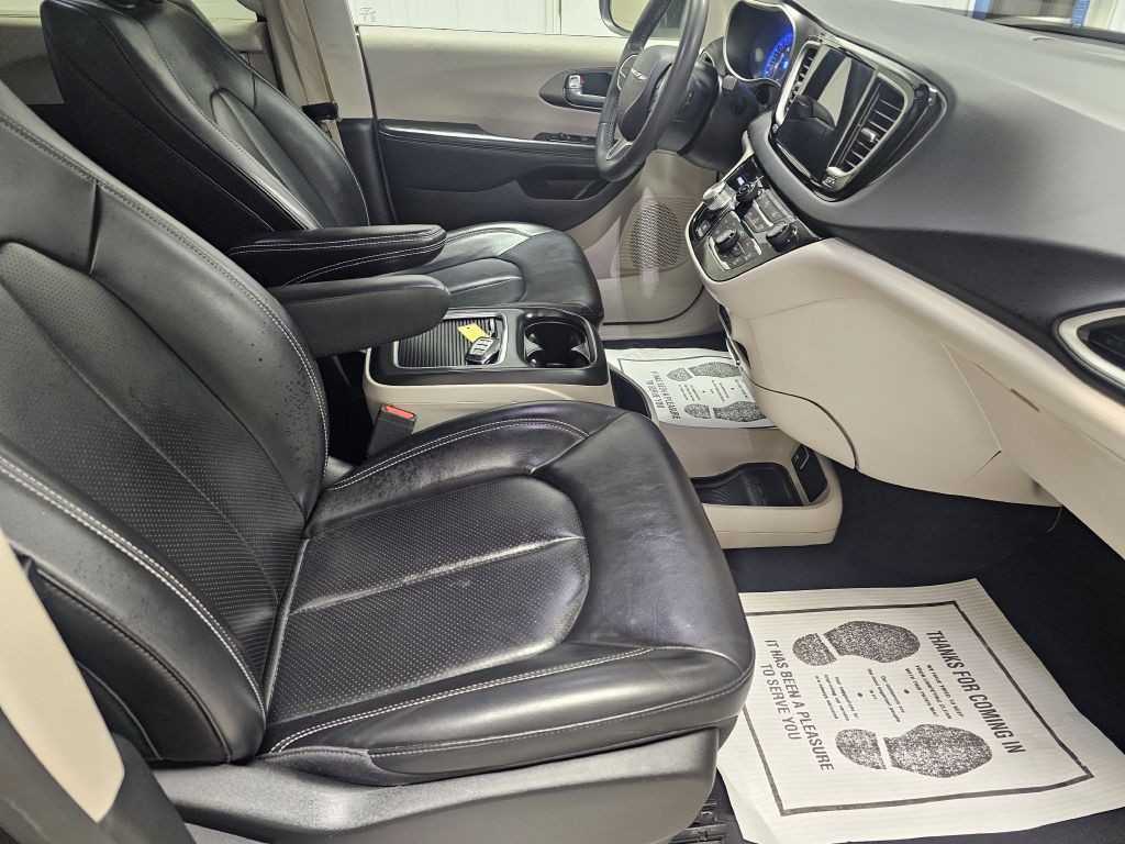 2023 Chrysler Pacifica Image 15