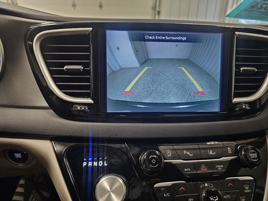 2023 Chrysler Pacifica Image 21