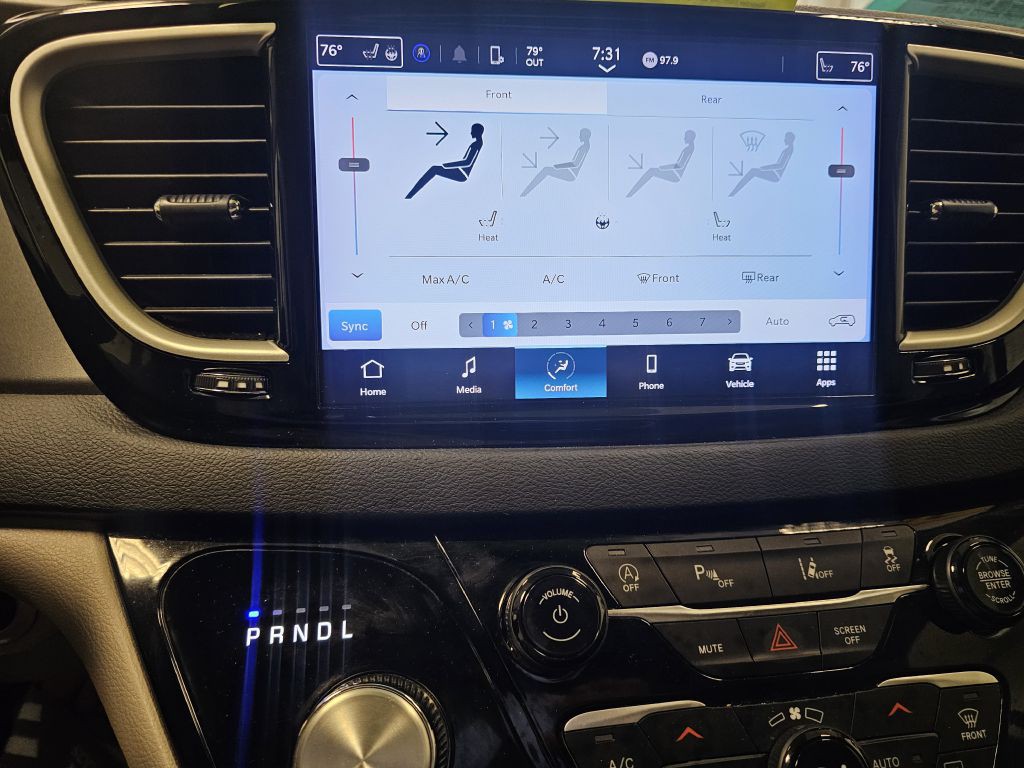 2023 Chrysler Pacifica Image 22