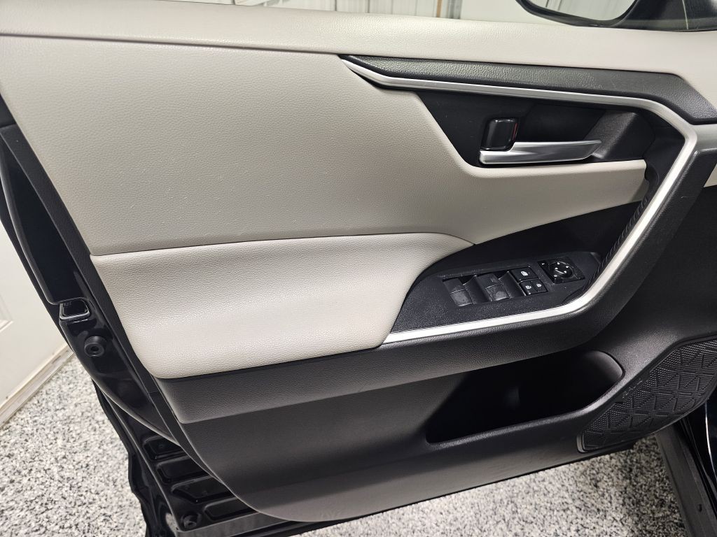 2020 Toyota Rav4 Image 9