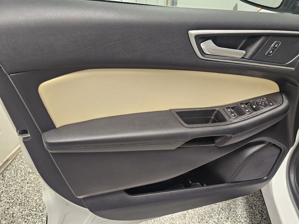 2021 Ford Edge Image 9