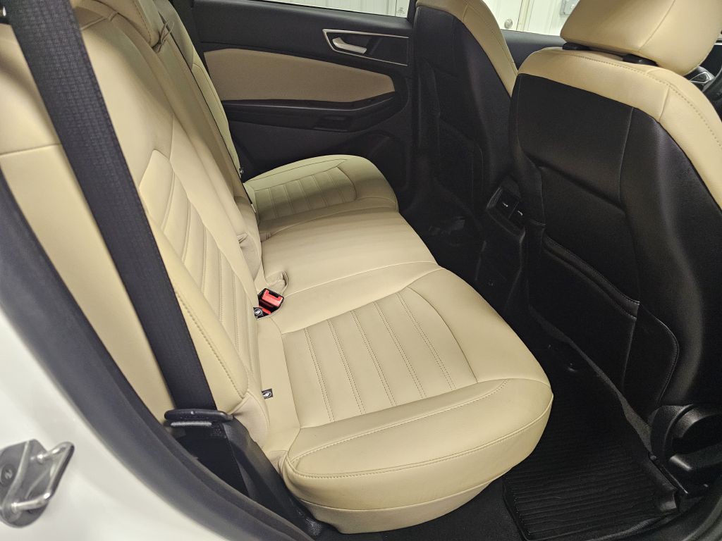 2021 Ford Edge Image 15