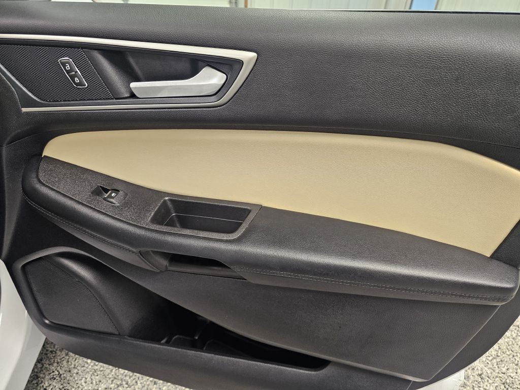 2021 Ford Edge Image 16