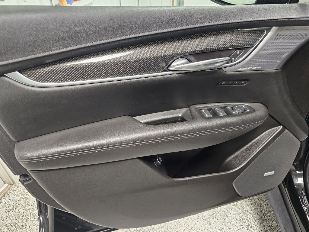 2022 Cadillac XT5 Image 9