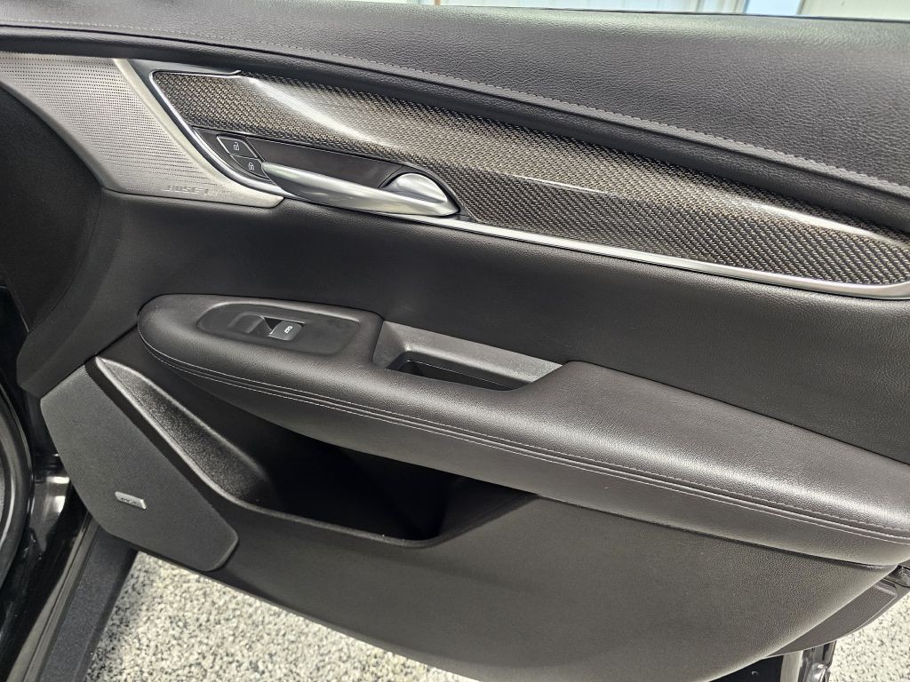 2022 Cadillac XT5 Image 16