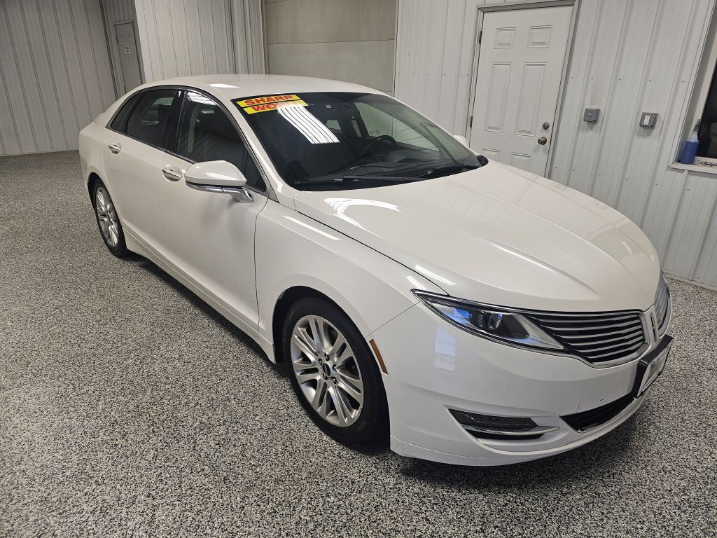 2016 Lincoln MKZ Image 2