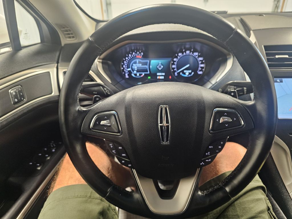 2016 Lincoln MKZ Image 18