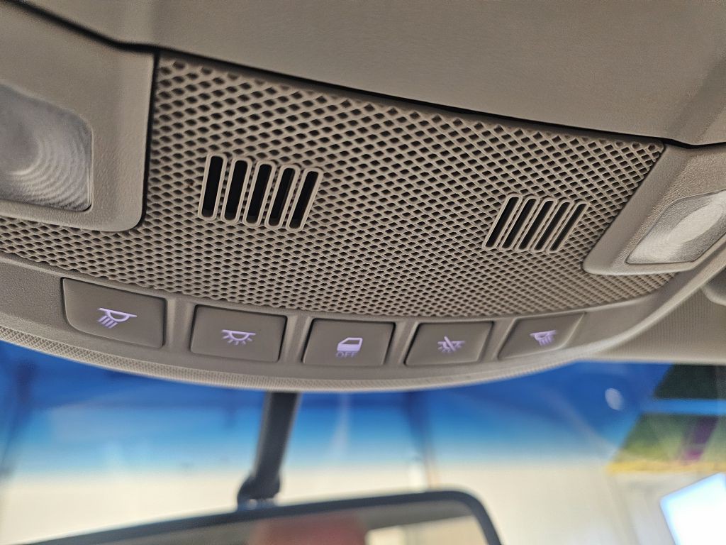 2016 Lincoln MKZ Image 22