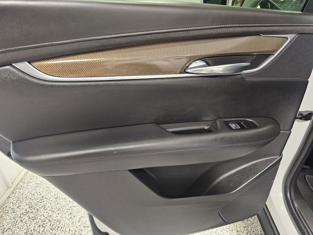 2017 Cadillac XT5 Image 11